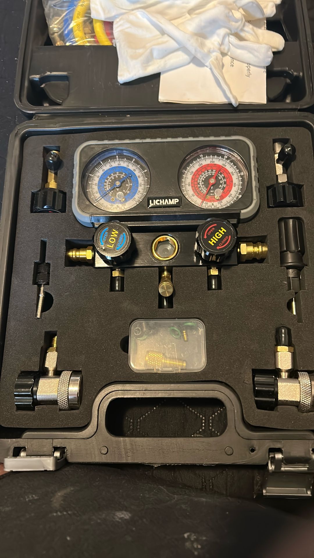 Lichamp A/C Manifold Gauge Set