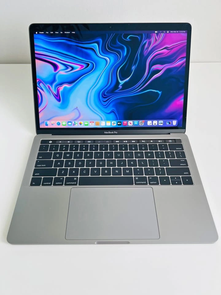 2017 Macbook Pro Touchbar i5 3.1Ghz 8GB RAM 256GB