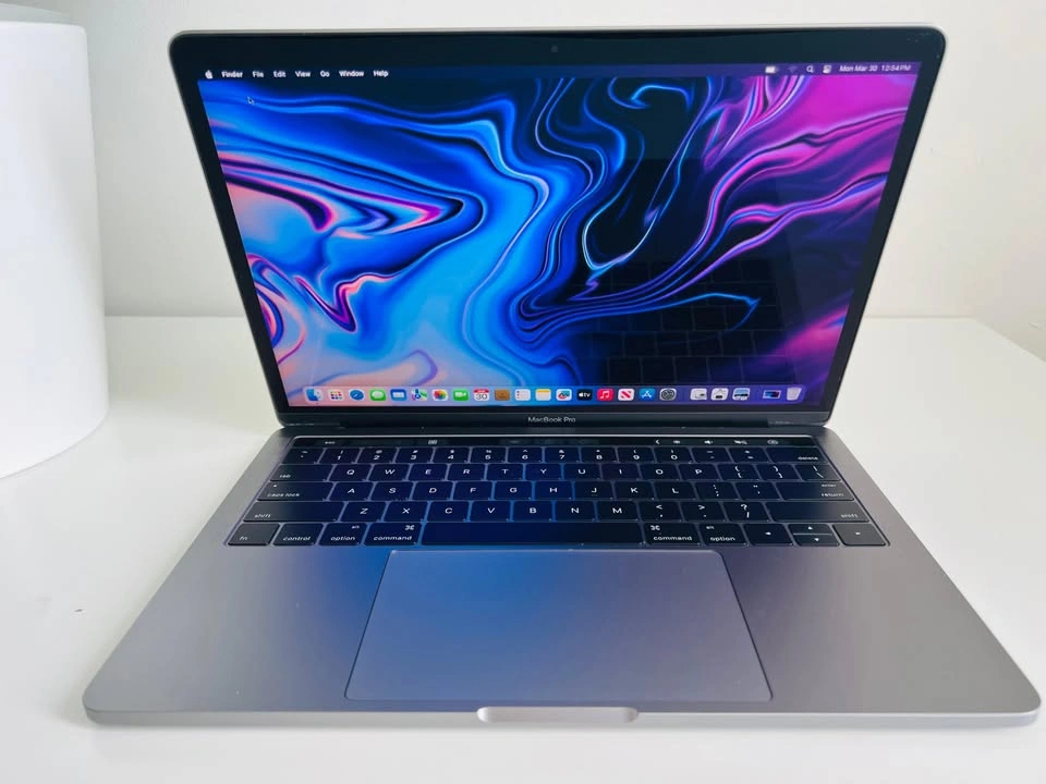2017 Macbook Pro Touchbar i5 3.1Ghz 8GB RAM 256GB - photo 2