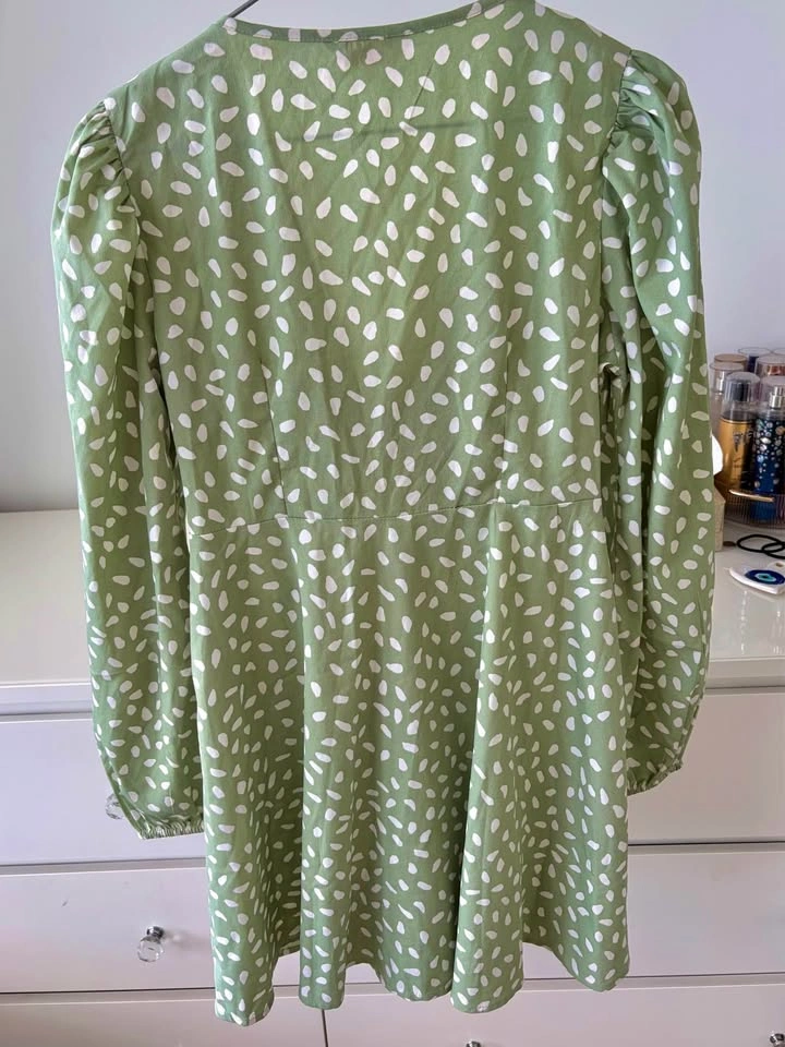 Closet Cleanout Sale!!✨ - photo 2