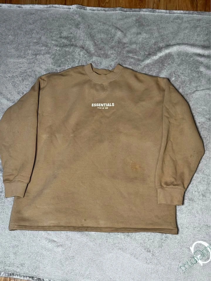Essentials Crew Neck