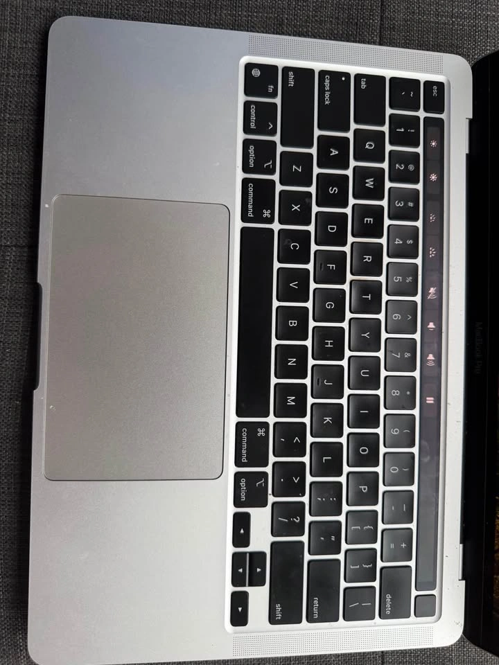 MacBook Pro M1 8-core GPU - photo 3