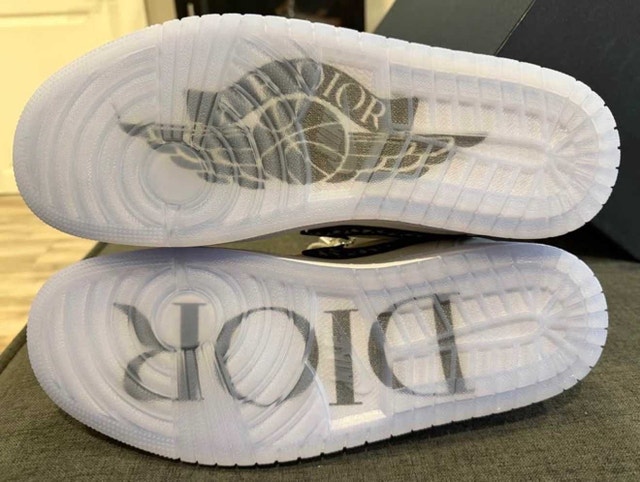 Dior Jordan 1s - photo 3