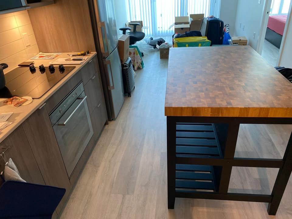 Kitchen Island Table + 2 Benches - photo 2