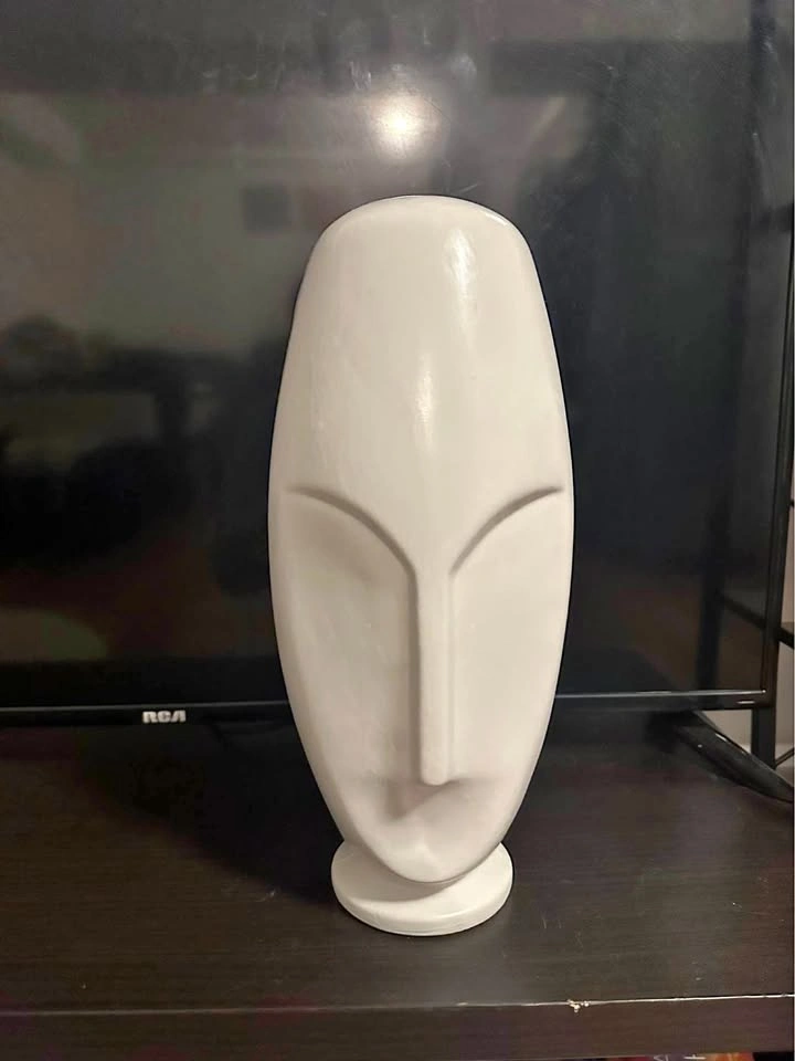 Face sculpture