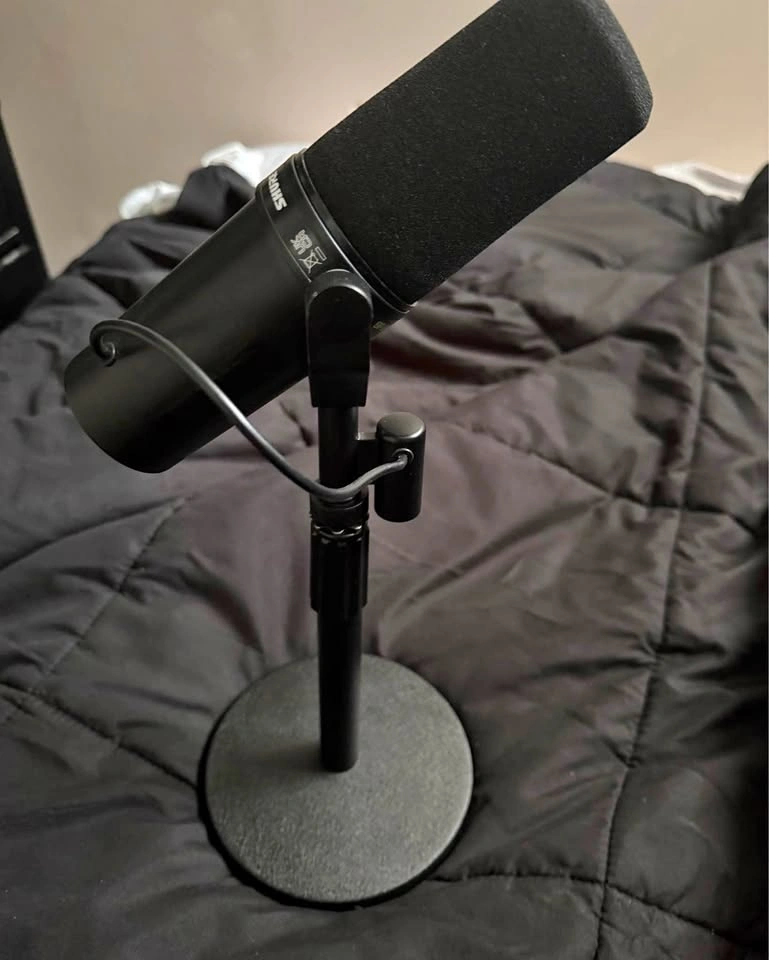 Shure SM7dB Microphone with Mini Stand (5 Months Old)