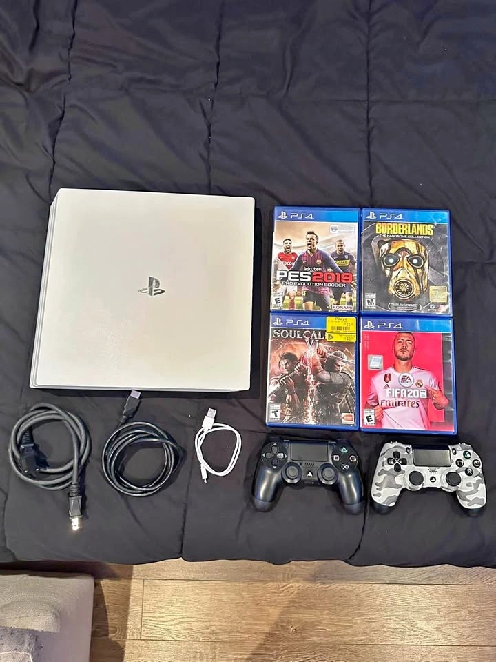 Ps4 pro white