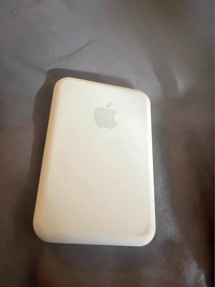 Apple MagSafe Charger Battery