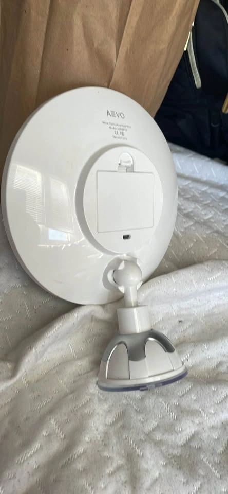 AEVO Lighted Magnifying Mirror - photo 2