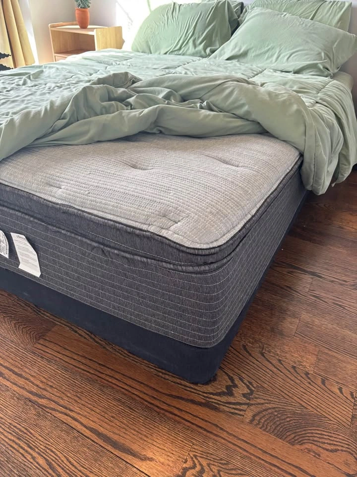 Queen Mattress with thin box - photo 2