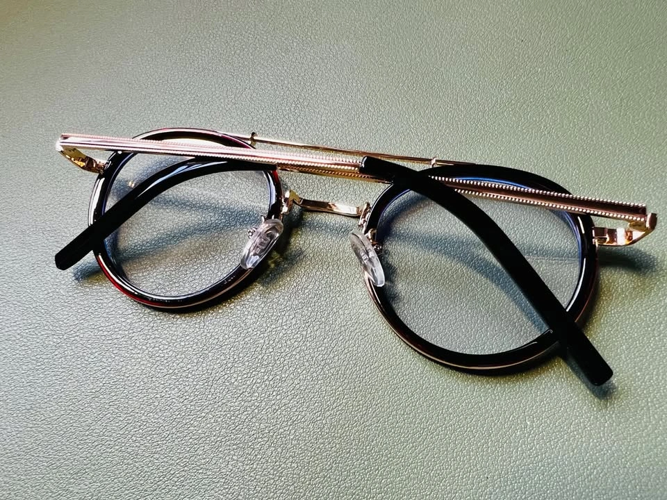 Round Black and Gold Eyeglasses - photo 2