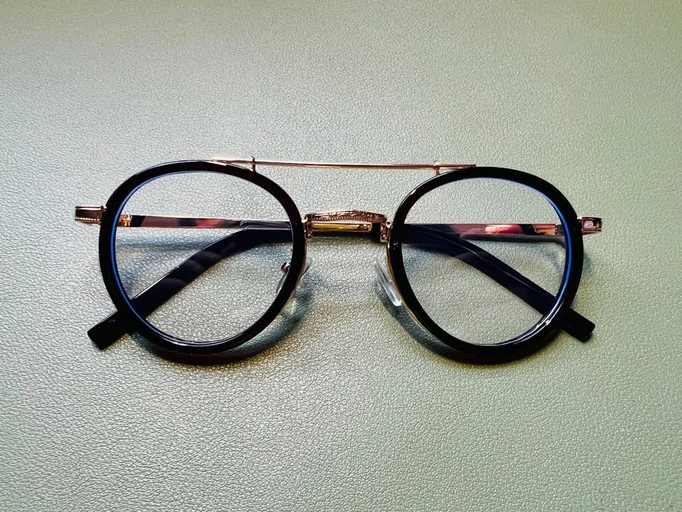 Round Black and Gold Eyeglasses - photo 4
