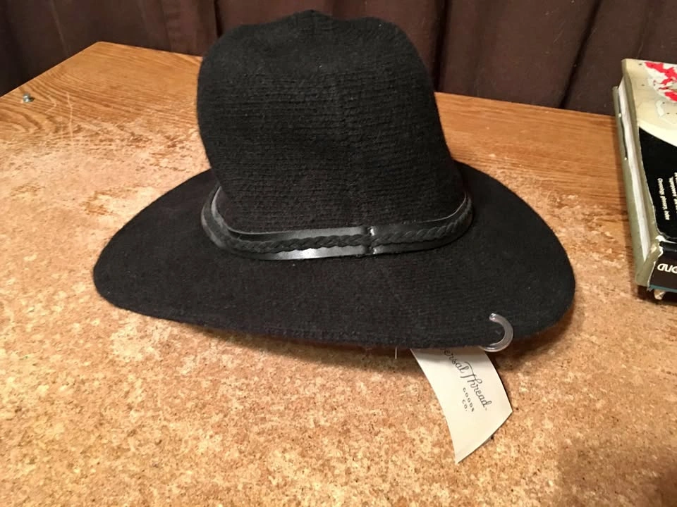 UNIVERSAL TREAD GOODS CO, WOMEN'S HAT BLACK NEW