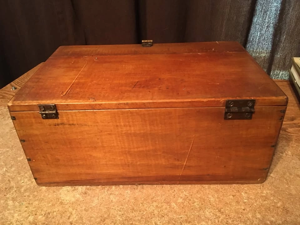 Vintage Wooden Storage Box with Latch - photo 3