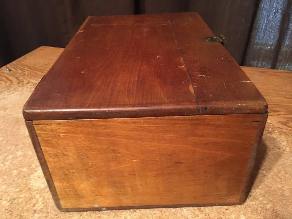 Vintage Wooden Storage Box with Latch - photo 4