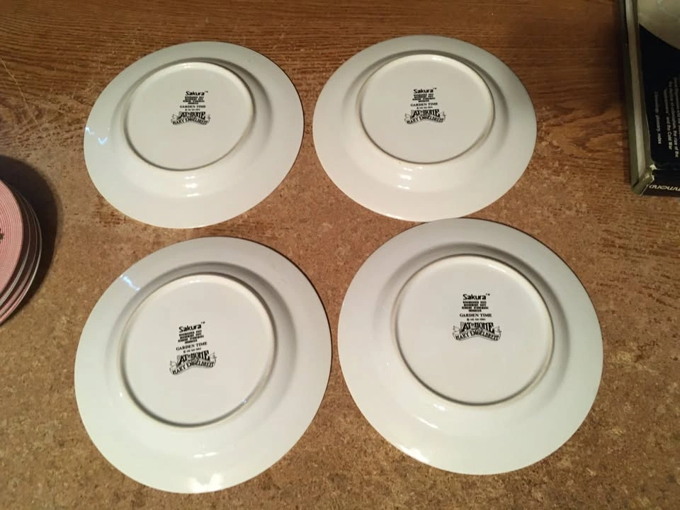 Set of 8 Mary Engelbreit Sakura Stoneware Plates (1994) - photo 5