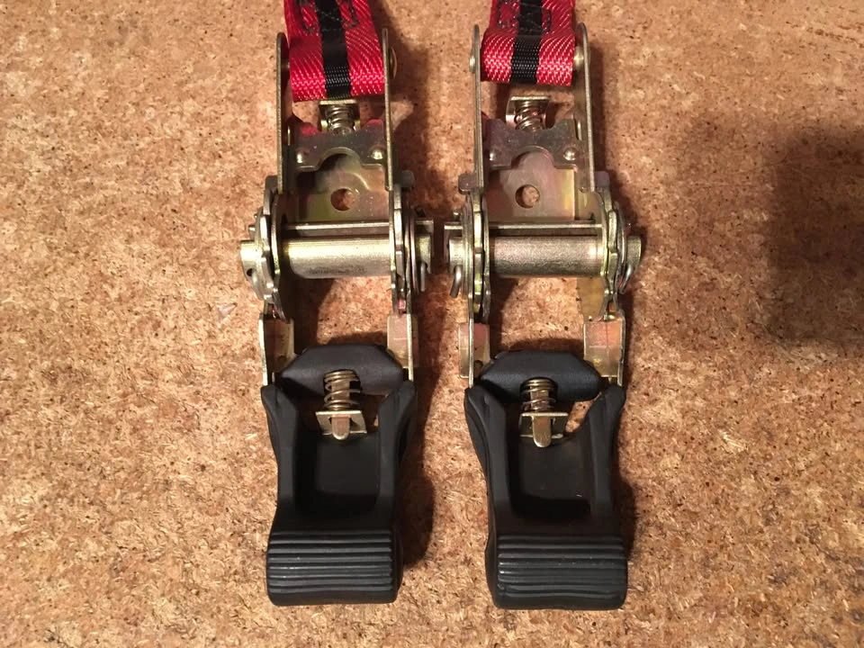 LOT OF 2 TASK FORCE 10FT RATCHET TIE DOWN AND 1 RUBBER TARP STRA - photo 2