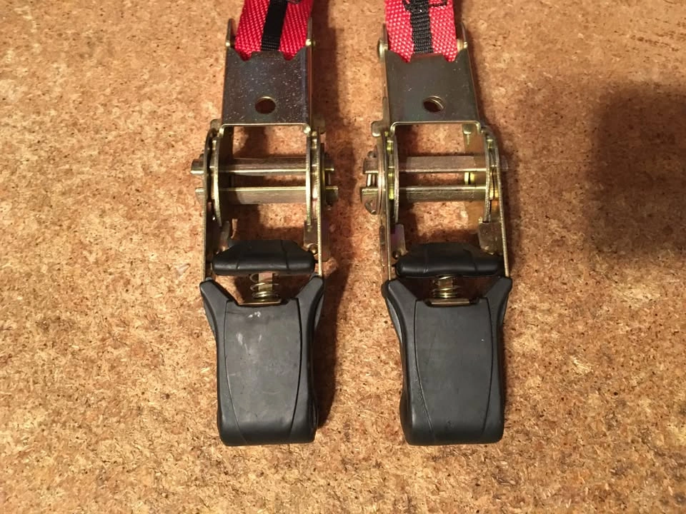 LOT OF 2 TASK FORCE 10FT RATCHET TIE DOWN AND 1 RUBBER TARP STRA - photo 3