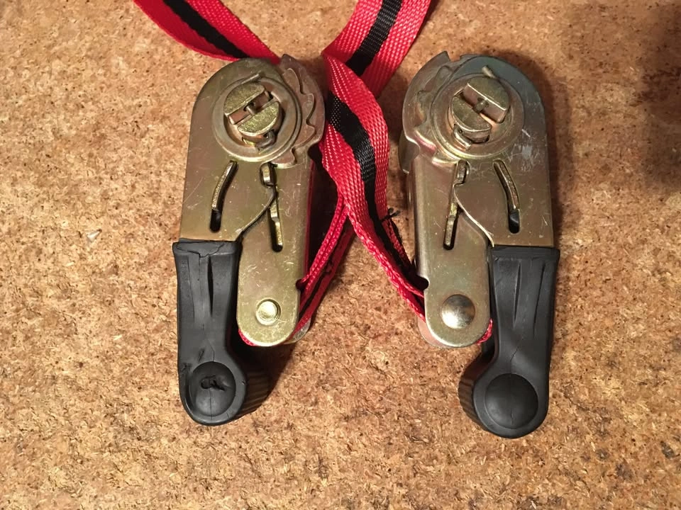 LOT OF 2 TASK FORCE 10FT RATCHET TIE DOWN AND 1 RUBBER TARP STRA - photo 4