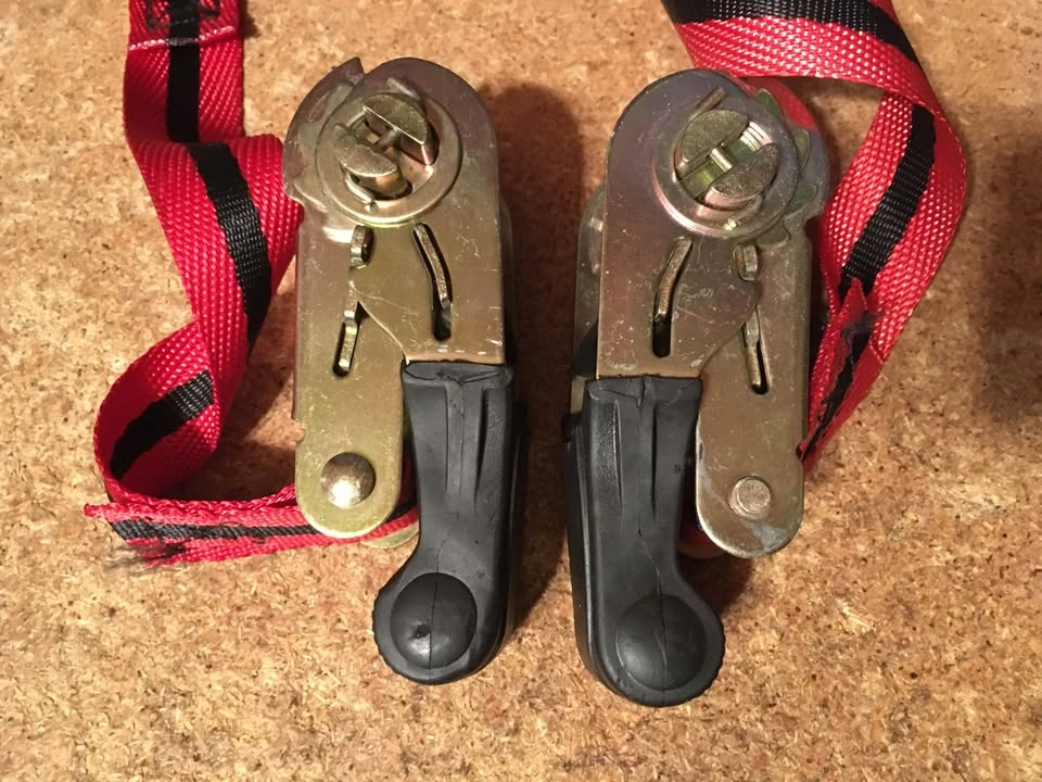 LOT OF 2 TASK FORCE 10FT RATCHET TIE DOWN AND 1 RUBBER TARP STRA - photo 5