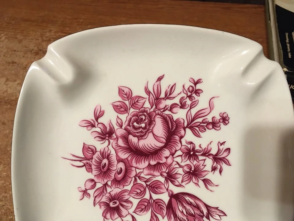 VINTAGE HOLLOHAZA HUNGARY 1831 PORCELAIN ASHTRAY RED FLOWERS HAN - photo 5