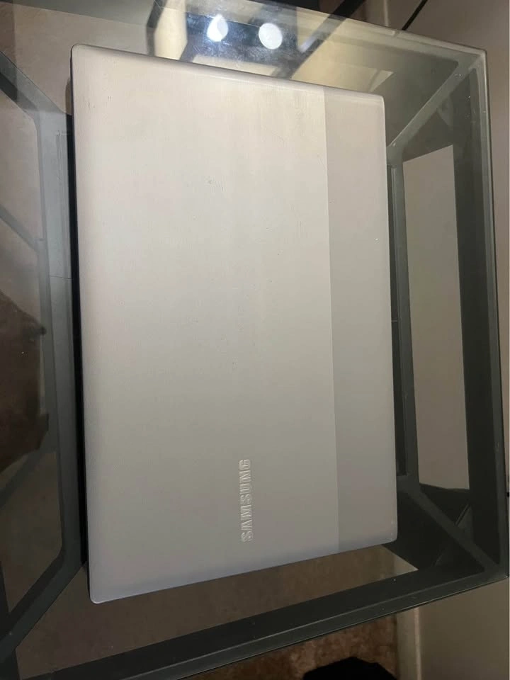 Samsung 15 Inch Laptop (RV511) - Needs Power - photo 2