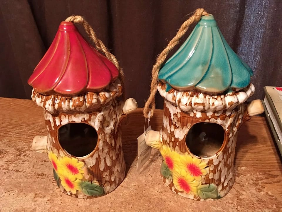 LOT OF 2 CUTE LOG TREE TRUNK YELLOW FLOWERS CERAMIC BIRD HOUSE B