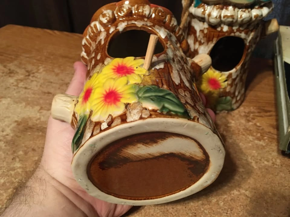 LOT OF 2 CUTE LOG TREE TRUNK YELLOW FLOWERS CERAMIC BIRD HOUSE B - photo 4
