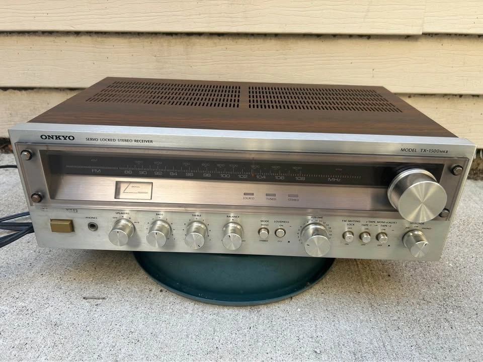 Vintage Onkyo TX-1500 MKII Receiver - photo 2