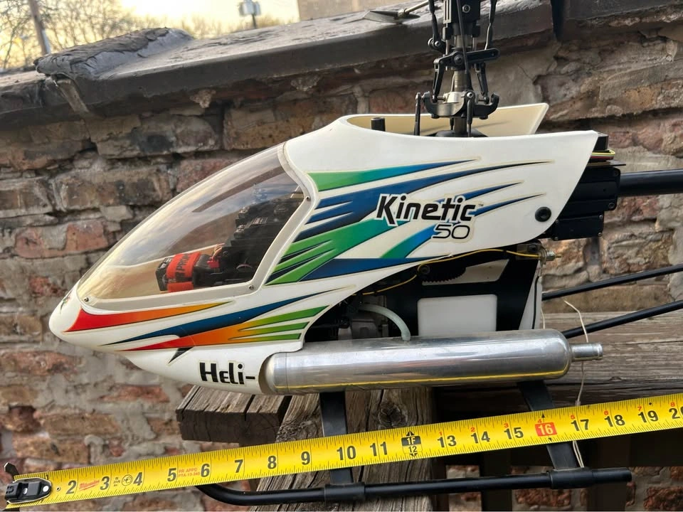 RC Helicopter + Accessories / Remote - photo 3
