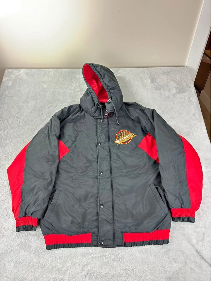 Vintage Chalk Line Vancouver Canucks Hooded Jacket - Men's L