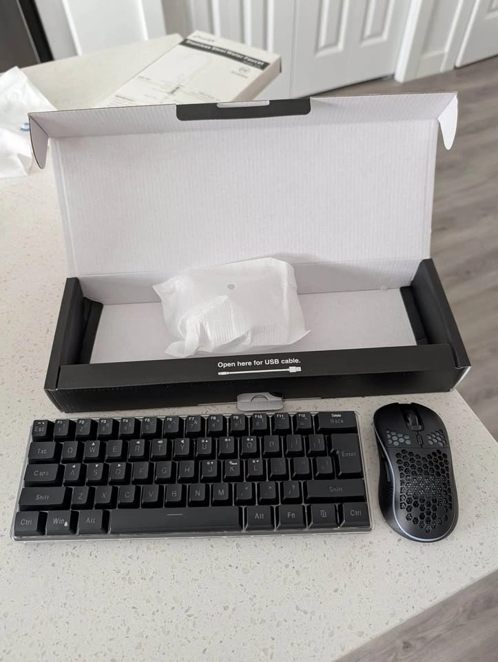 Wireless Gaming Keyboard & Mouse Combo- Brand New - photo 4