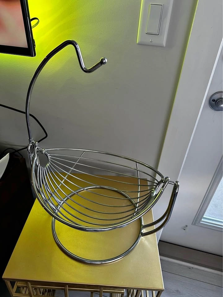 Rocking Fruit Basket with Banana Hook