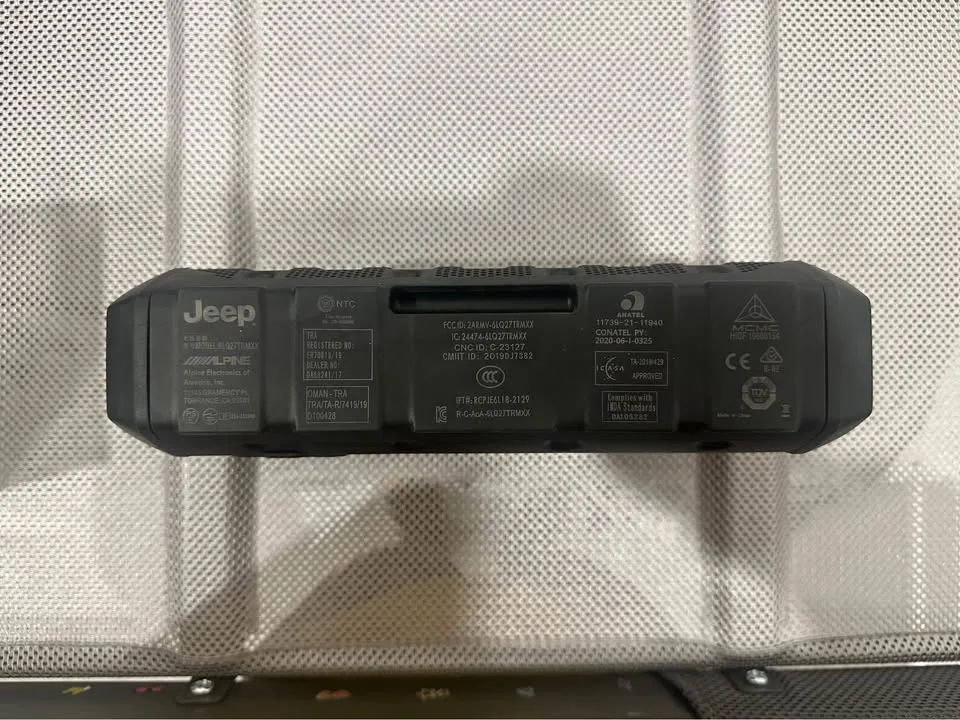 2023 Jeep Gladiator MoPar Bluetooth Speaker image indicator(2)