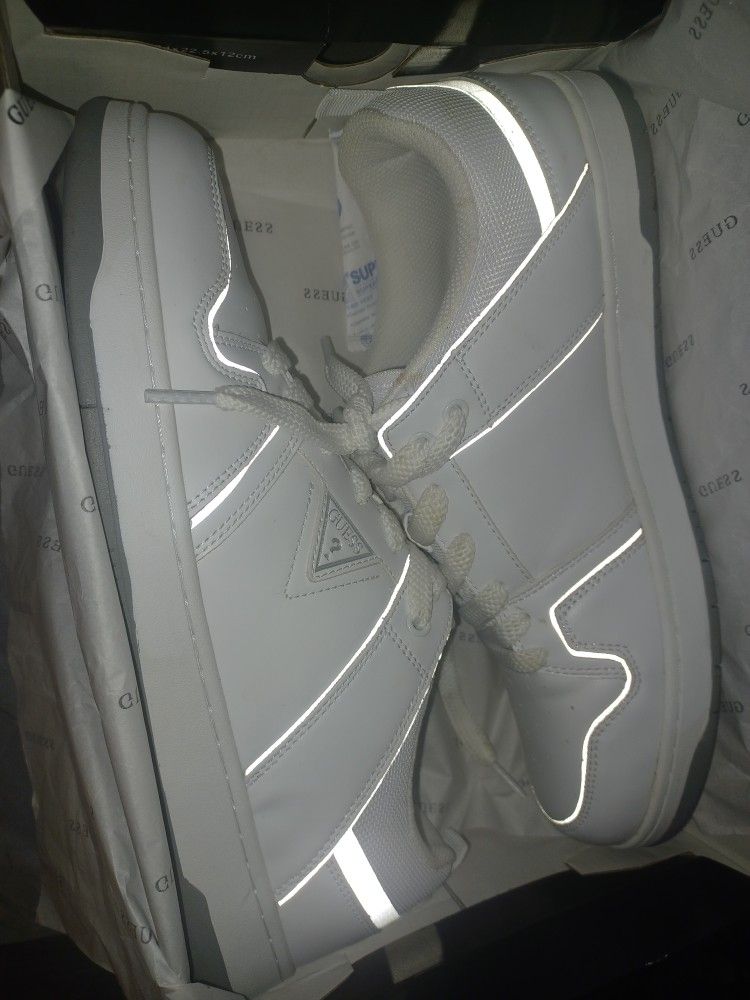 Guess shoes size 13 white in box - photo 2