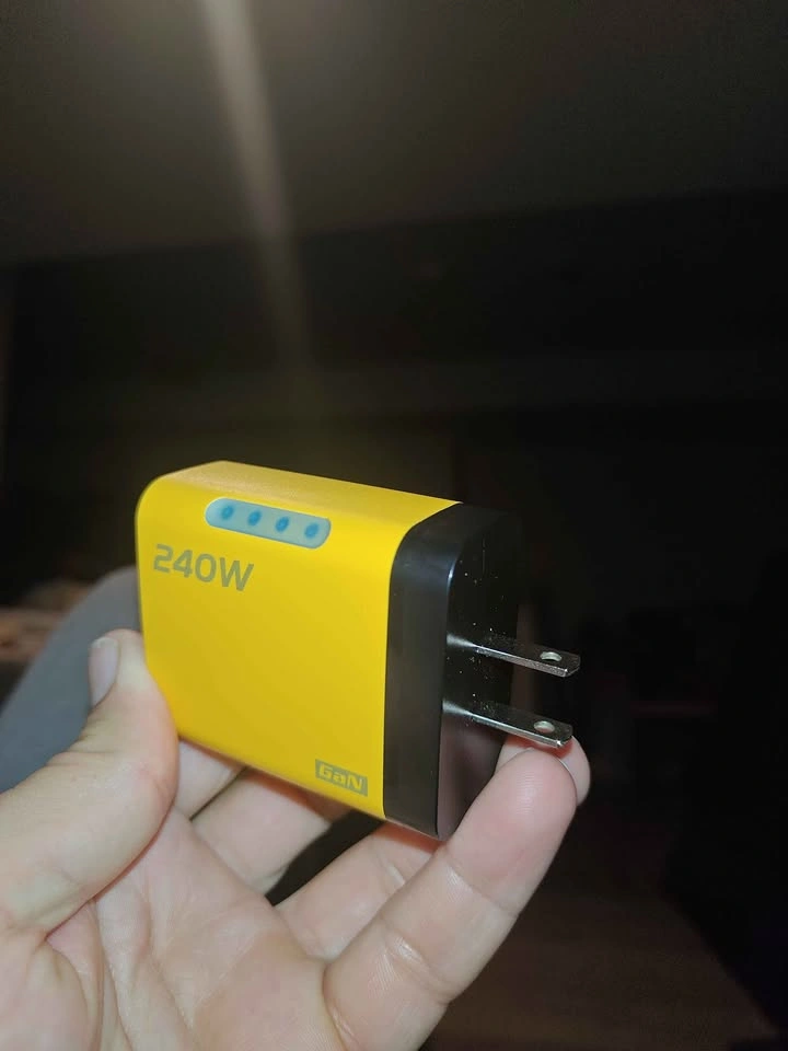 Charger - photo 2