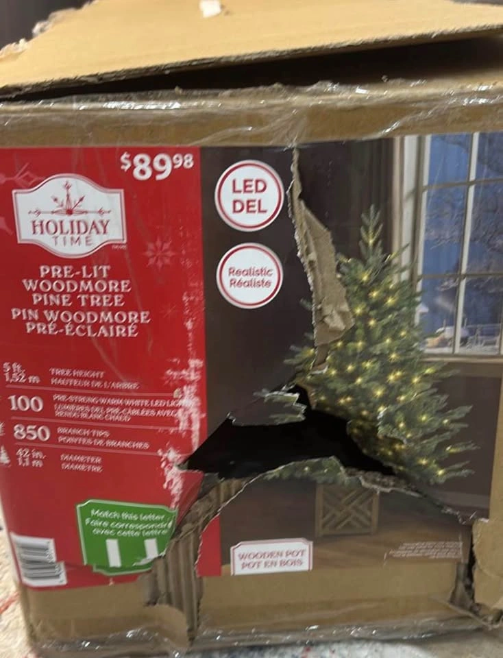 🎄 Pre-Lit Christmas Tree with Wooden Base – $40 - photo 4