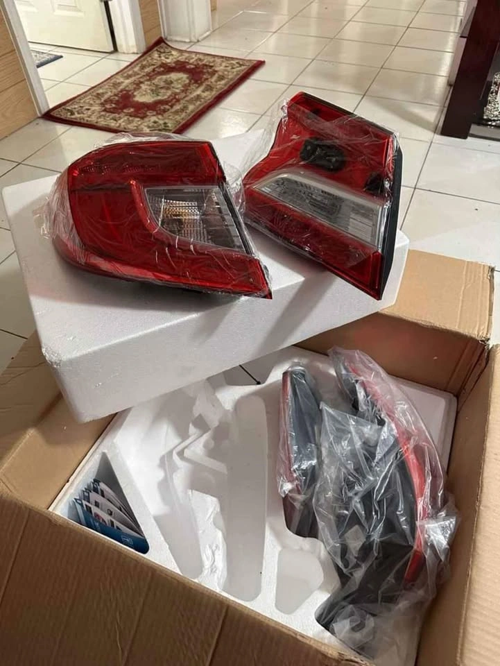 Honda Accord 10gen Tail Light - photo 3
