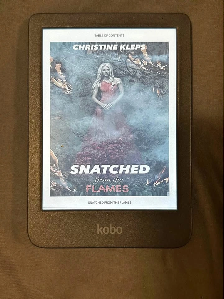 Kobo Clara colour 6” ereader black with box (16GB)| waterproof &