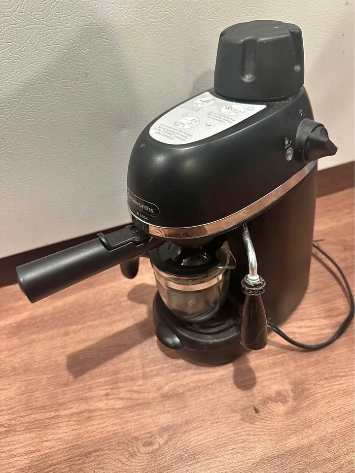 Coffee maker with milk frother