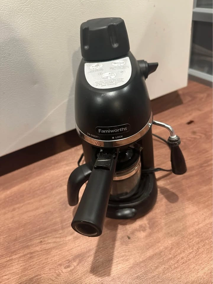 Coffee maker with milk frother - photo 2