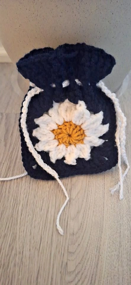 Flower Drawstring Pouch