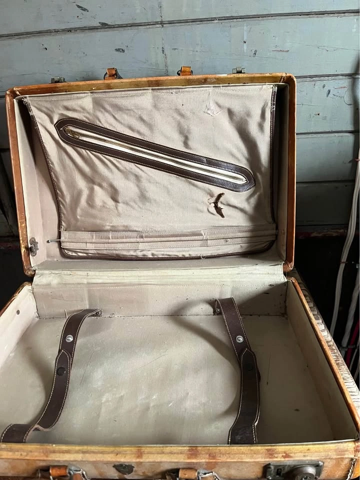 Vintage Tan Leather Suitcase - photo 3