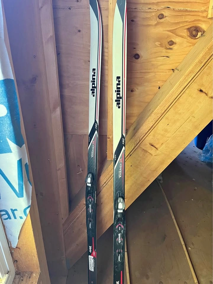 160 Alpina Junior Cross Country Ski Set
