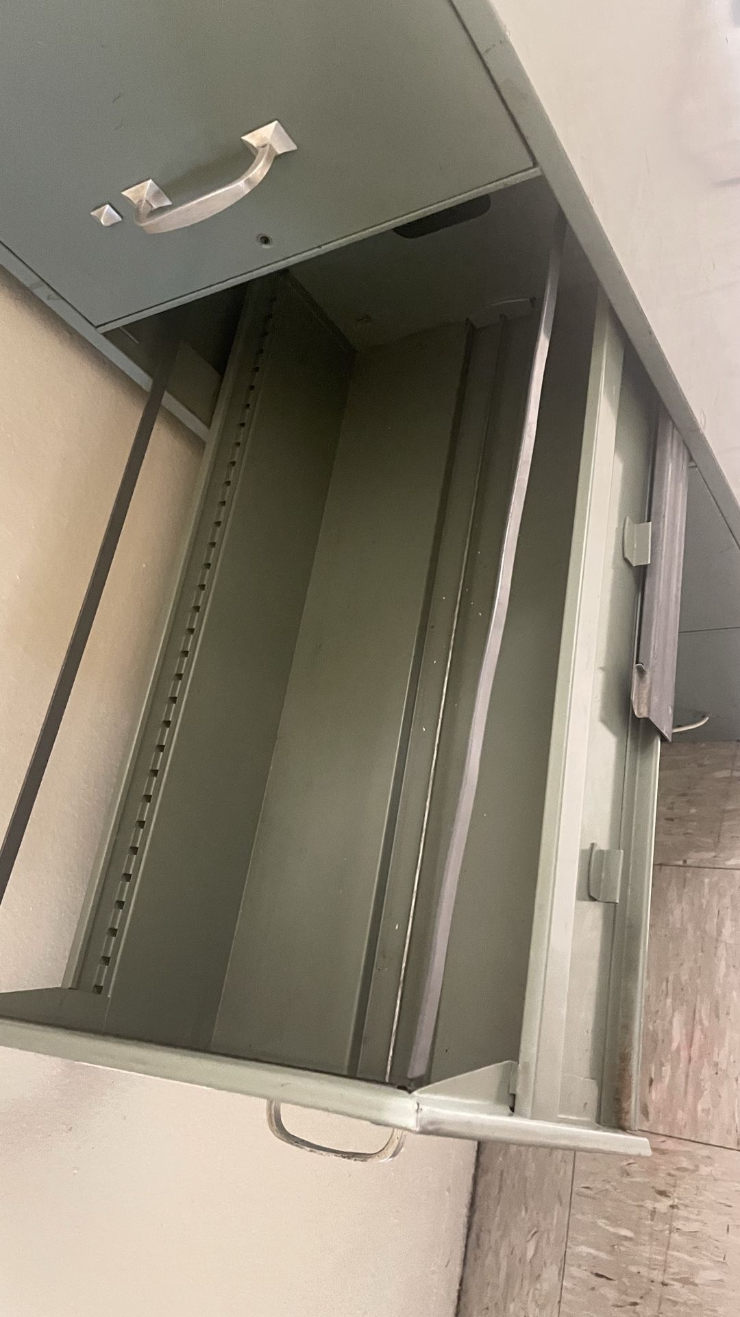 Free Steelmaster 5-Drawer All-Steel File Cabinet - photo 3