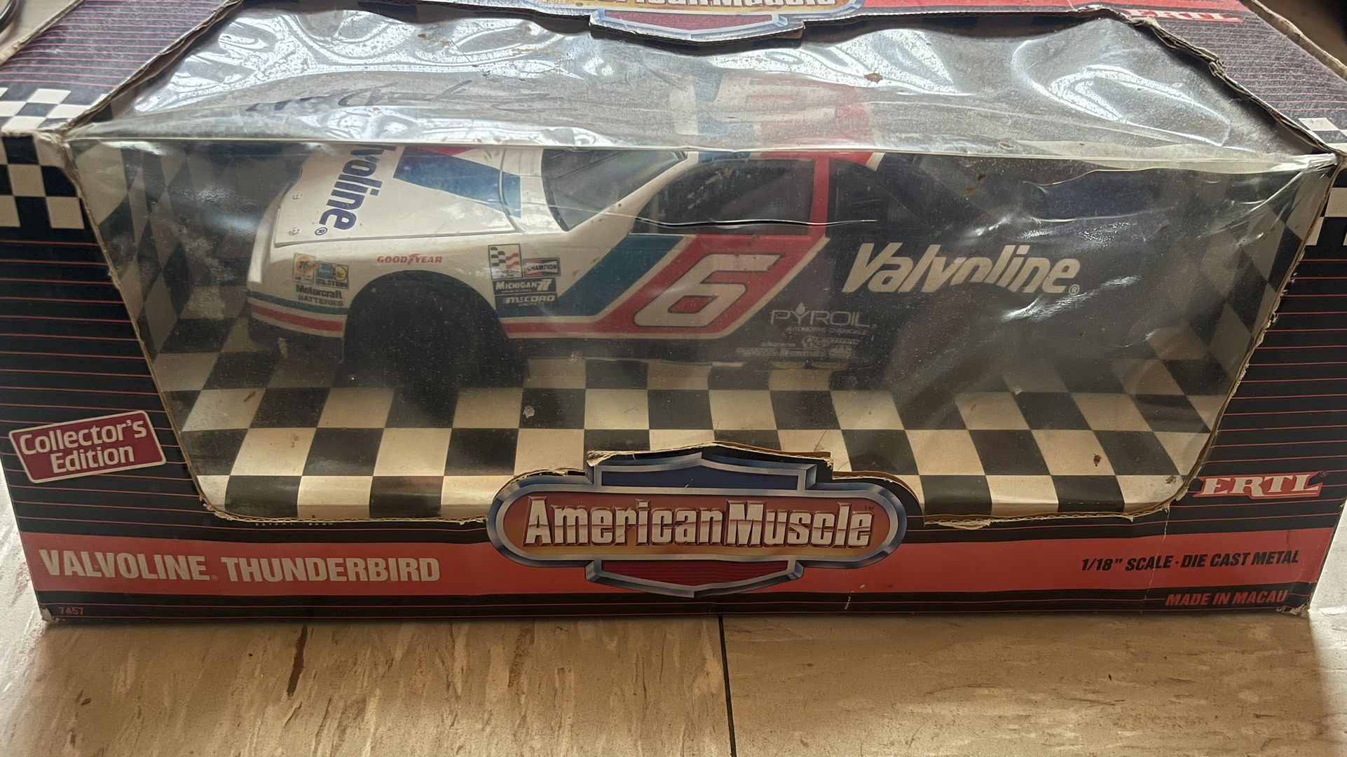 ERTL American Muscle Mark Martin Valvoline Ford Thunderbird NASC