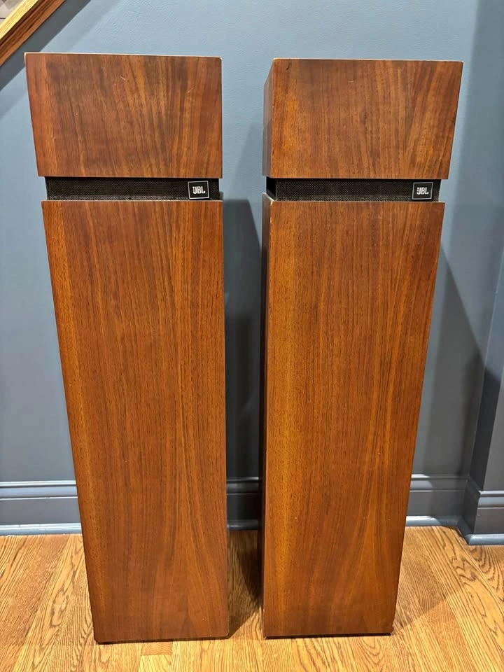 Pair JBL Speakers SB109 Aquarius IV