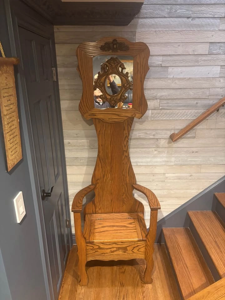 Vintage Oak Hall Seat or Tree – Lift Up Storage Seat - photo 2