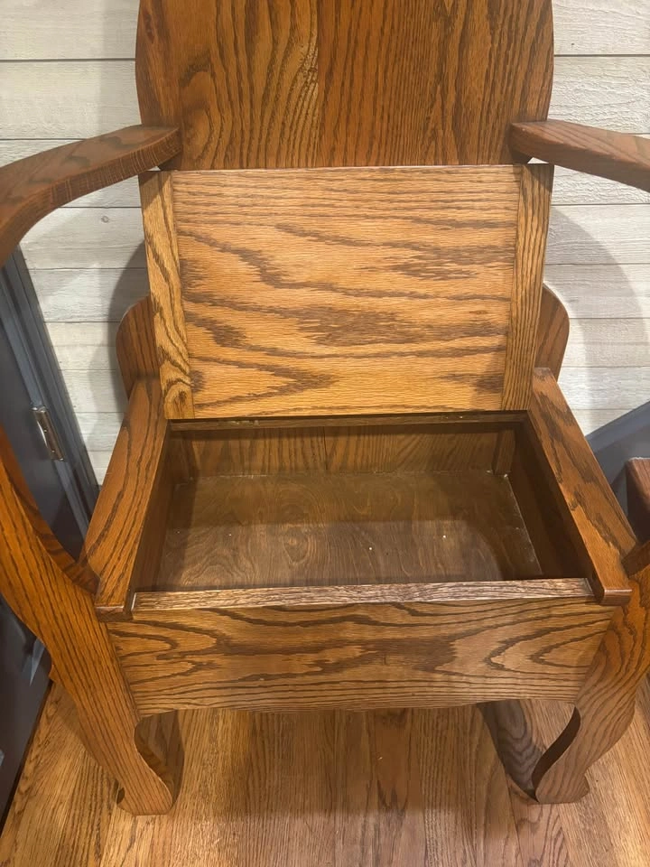 Vintage Oak Hall Seat or Tree – Lift Up Storage Seat - photo 5