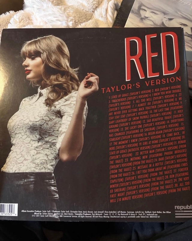 red Taylor’s version vinyl - photo 2